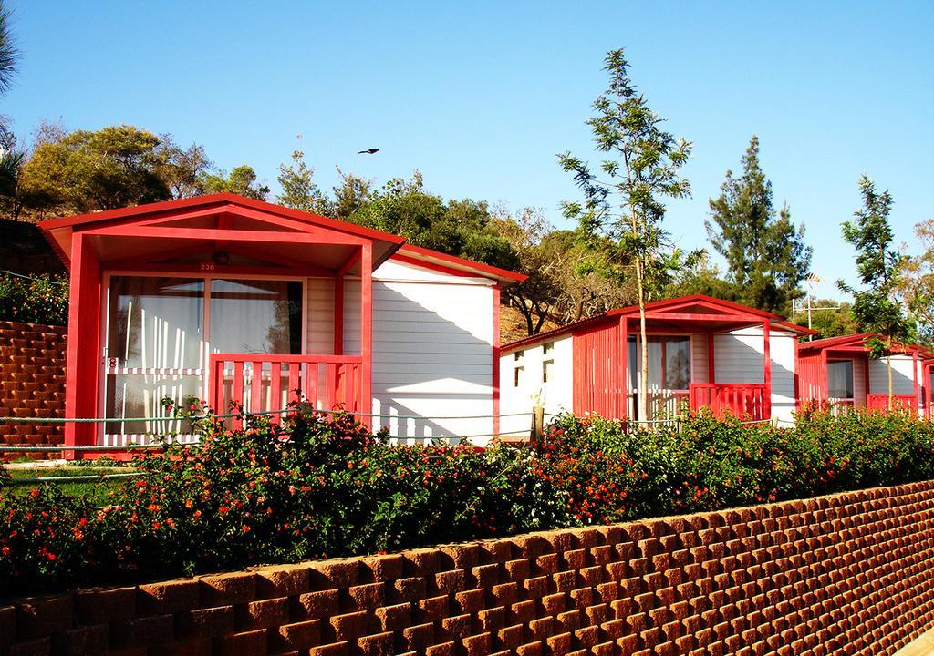 Hotel Parque de Campismo Orbitur Valverde Luz Exterior foto